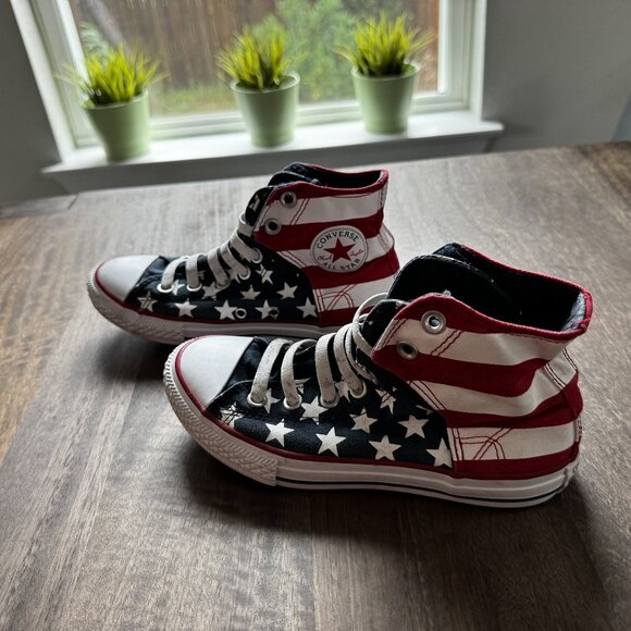Converse - Picture 1 of 3